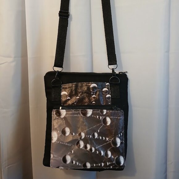 New Travel Sling pack Crossbody Photo Canvas Water droplet Web Black White denim - Picture 8 of 15